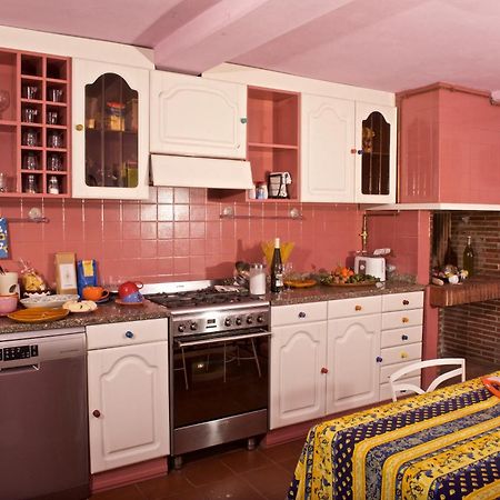Liberi Mercanti - Guest House Affittacamere لوكا المظهر الخارجي الصورة