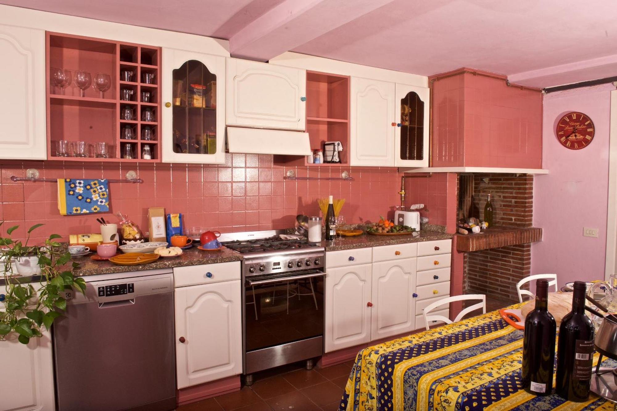 Liberi Mercanti - Guest House Affittacamere لوكا المظهر الخارجي الصورة