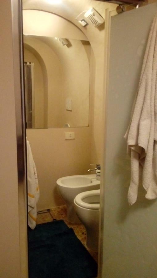 Liberi Mercanti - Guest House Affittacamere لوكا المظهر الخارجي الصورة