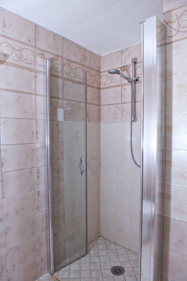 Liberi Mercanti - Guest House Affittacamere لوكا المظهر الخارجي الصورة