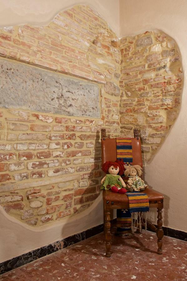 Liberi Mercanti - Guest House Affittacamere لوكا المظهر الخارجي الصورة