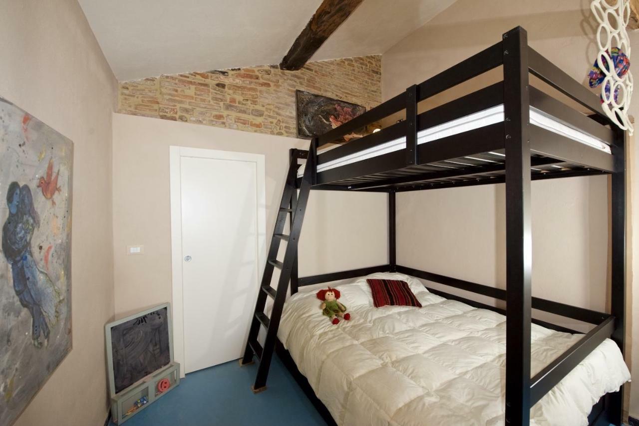 Liberi Mercanti - Guest House Affittacamere لوكا المظهر الخارجي الصورة