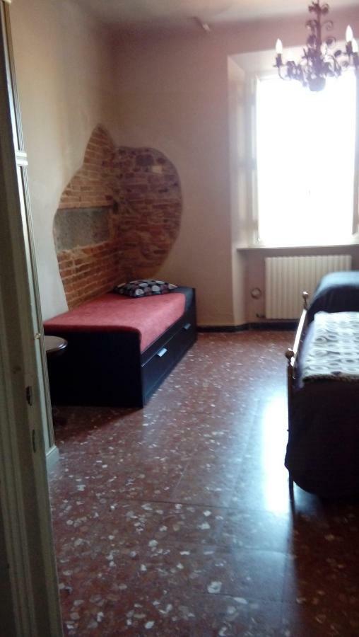 Liberi Mercanti - Guest House Affittacamere لوكا المظهر الخارجي الصورة