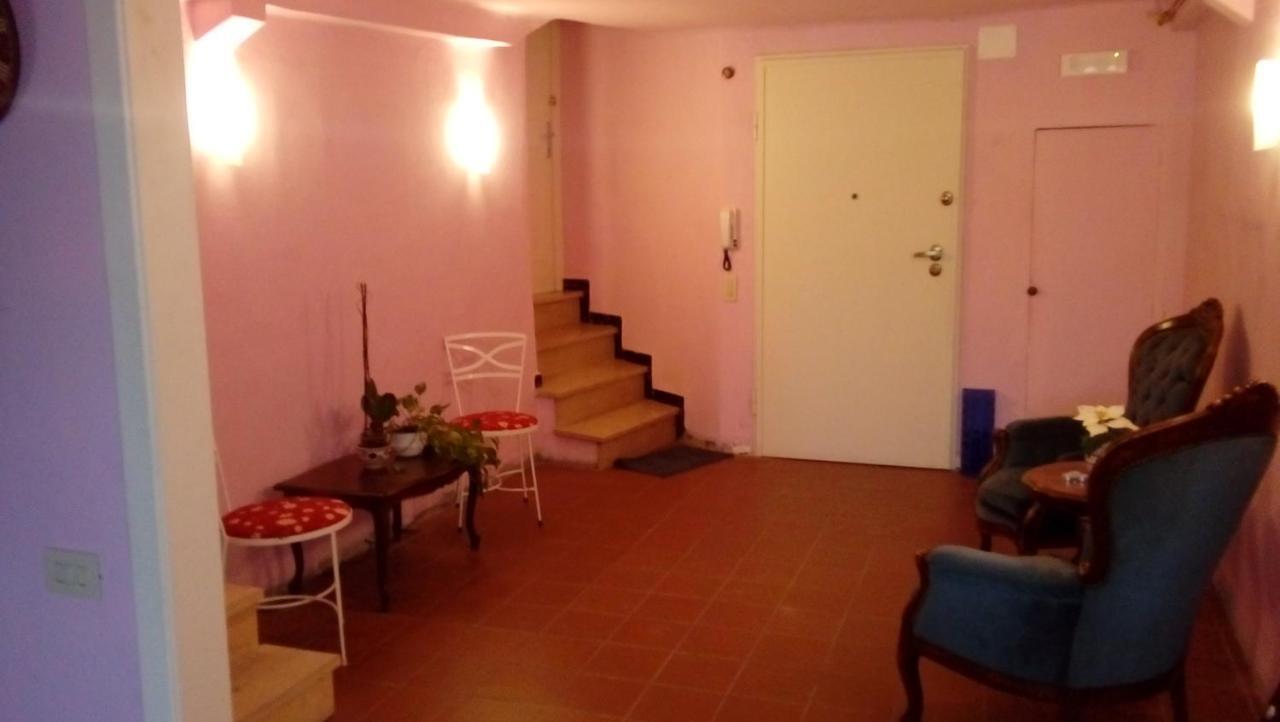 Liberi Mercanti - Guest House Affittacamere لوكا الغرفة الصورة